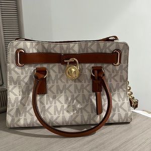 Medium Michael Kors Logo Bag